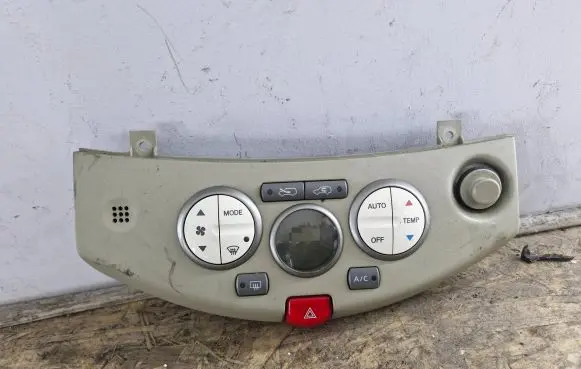 Nissan Micra Climate control unit