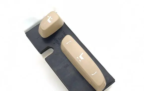 Lexus IS 220D-250-350 Seat control switch 18A197