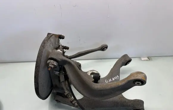Rear wheel hub spindle/knuckle