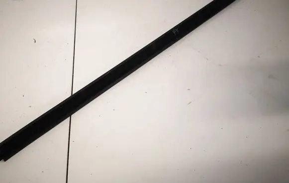 Mercedes-Benz A W176 Front door glass trim molding 