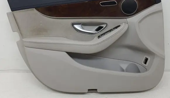 Mercedes-Benz C W205 Front door card panel trim 222