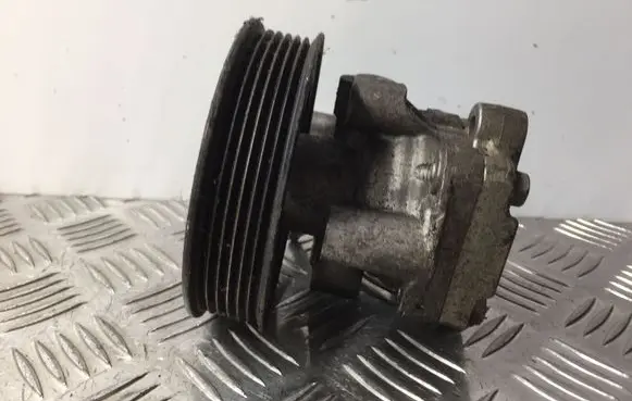 Hyundai Tucson JM Power steering pump 571002E200