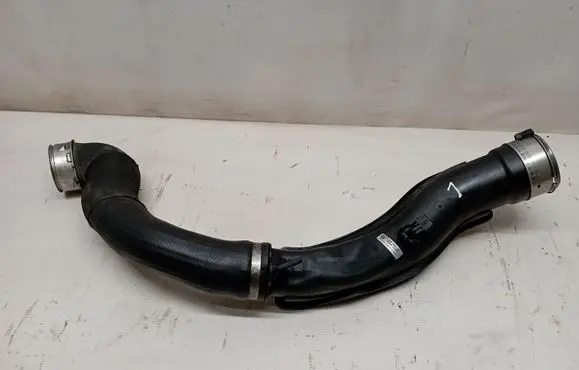 BMW X5 E70 Intercooler pipe mounting bracket 7809834 7800344