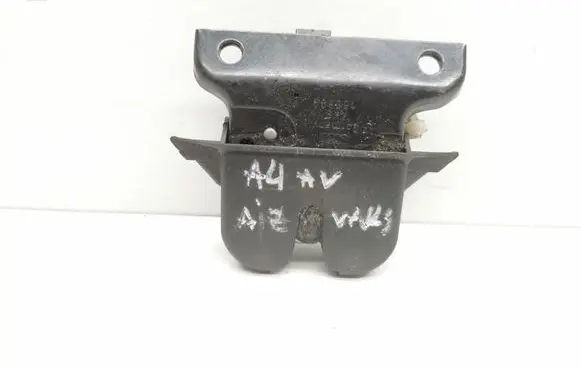 Audi A4 S4 B5 8D Tailgate/trunk/boot lock/catch/latch 8D9827520A