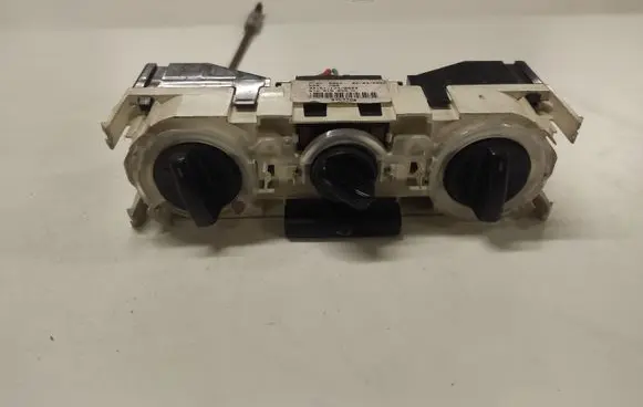 Skoda Fabia Mk1 (6Y) Climate control unit 901511740003 6Y0819045H 9064