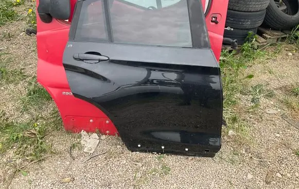 BMW X4 F26 Rear door
