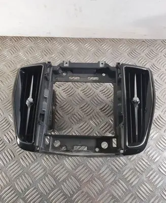 Volvo XC60 Dash center air vent grill 31477274 31417744 31417742