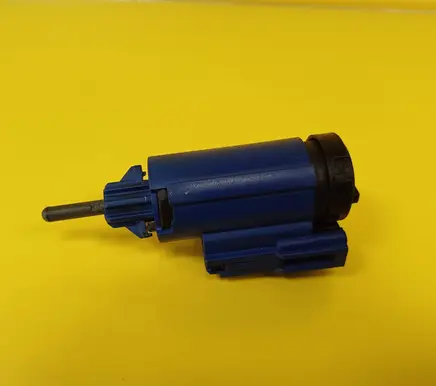 Volkswagen Golf IV Clutch pedal sensor 8E0927189