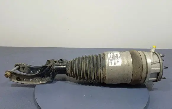 Volkswagen Touareg II Front shock absorber/damper 7P6616039Q