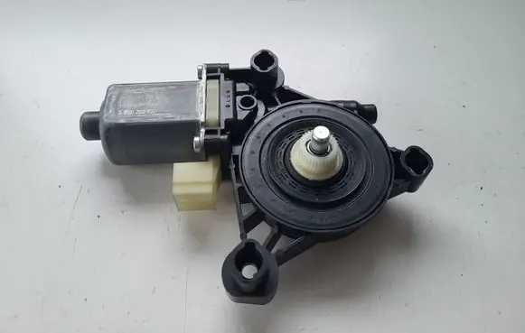 Skoda Superb B8 (3V) Front door window regulator motor