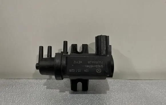 Mazda 3 II Turbo solenoid valve SH0318741 15T028