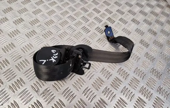Middle seatbelt (rear)