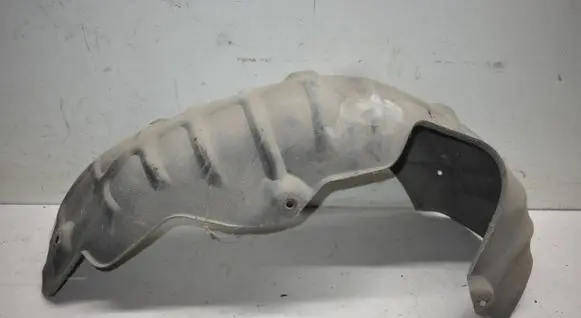 Rear arch fender liner splash guards