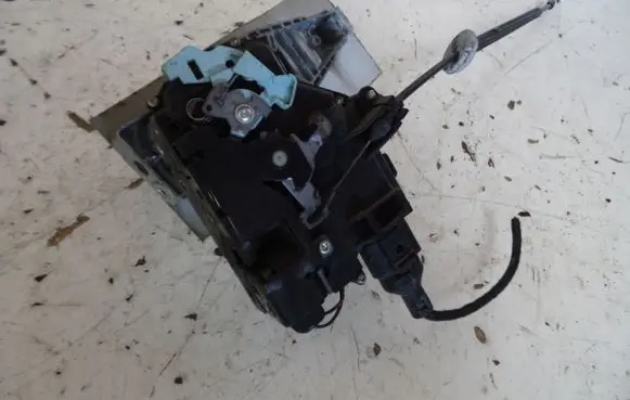Volkswagen Caddy Loading door lock 