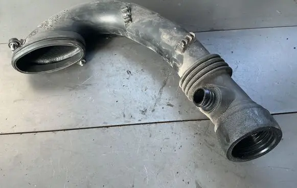 BMW X5 E53 Turbo air intake inlet pipe/hose 7795026 108667102