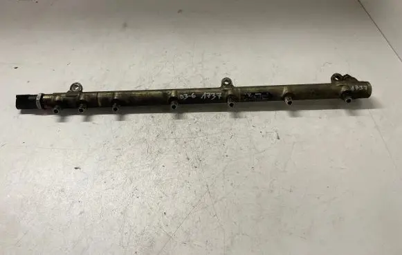 Mercedes-Benz E W211 Fuel main line pipe A6130700195 0281002504