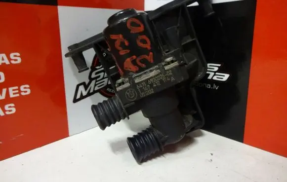BMW 3 E90 E91 Coolant heater control valve 6920226