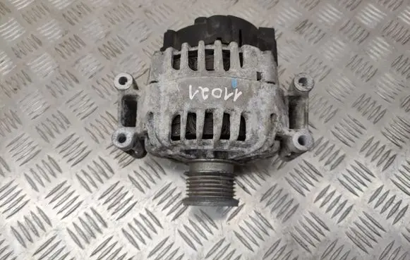 Mercedes-Benz E C207 W207 Generator/alternator A0009063000