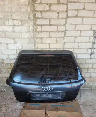 Audi A4 S4 B5 8D Tailgate/trunk/boot lid