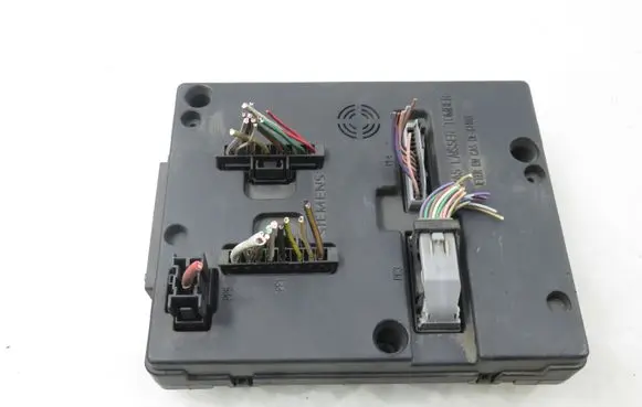 Renault Scenic I Central body control module 8200029342B S108502610G
