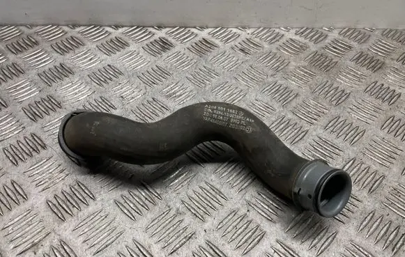 Mercedes-Benz C W204 Engine coolant pipe/hose A2045011682
