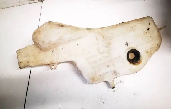 Windshield washer fluid reservoir/tank