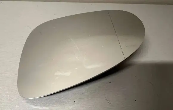 Volkswagen Touareg II Wing mirror glass 