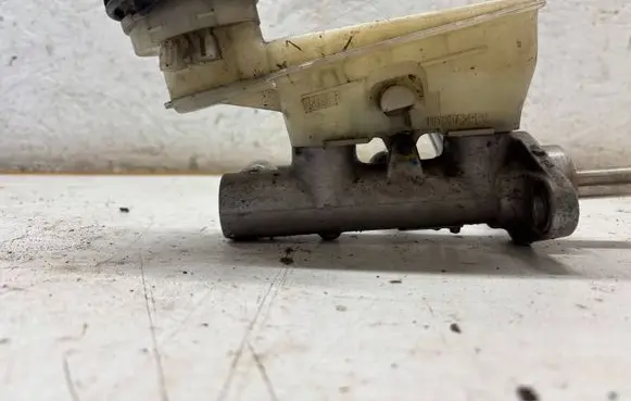 Honda CR-V Master brake cylinder