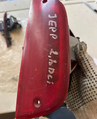 Jeep Grand Cherokee (WJ) Third/center stoplight 19284