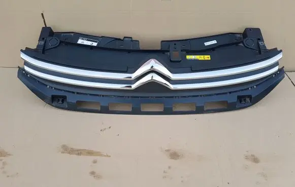 Citroen C3 Front bumper upper radiator grill