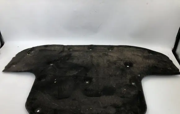 Mercedes-Benz GLA H247 Engine bonnet/hood sound/heat insulation 