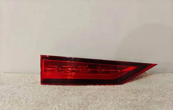 Volvo V60 Tailgate rear/tail lights