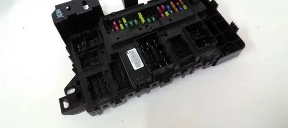 Ford Mustang VI Fuse module GR3T15604