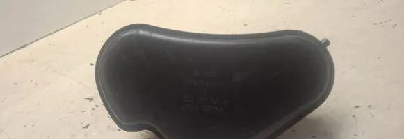 Audi A4 S4 B6 8E 8H Vacuum air tank 8D0131541B