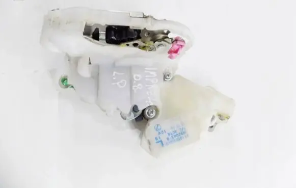 Subaru Impreza II Front door lock 91100fe010