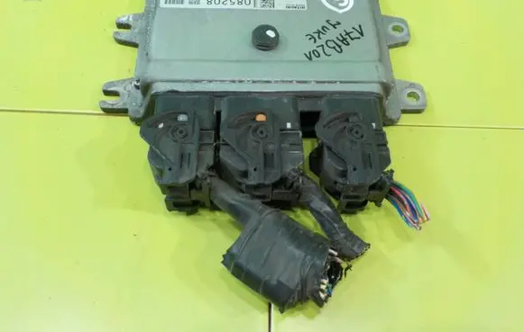 Nissan Juke I F15 Engine control unit/module MEC940390