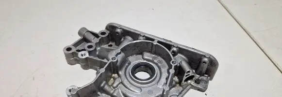 Volkswagen Golf VIII Oil pump 04E115105BA