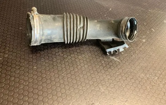 Audi A5 8T 8F Air intake hose/pipe 059129627L ETX446301
