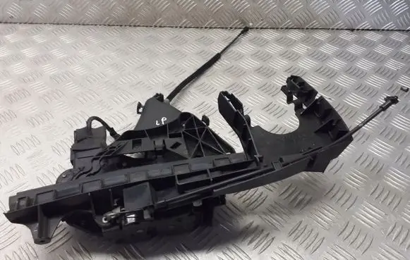 Volvo V50 Front door lock 30699787