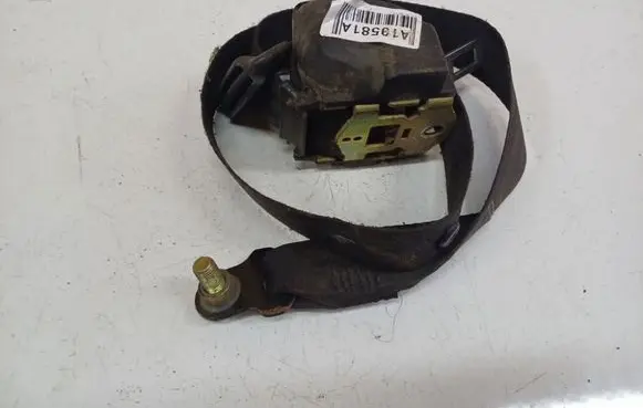 Audi 100 200 5000 C3 Front seatbelt 00014787