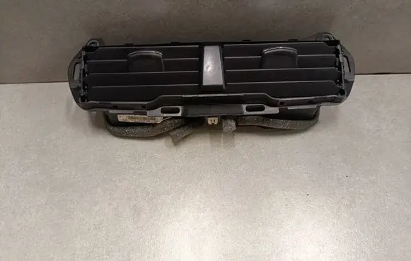 Ford Mondeo MK V Dash center air vent grill DS7319K617AYW