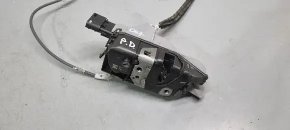 Citroen DS7 Crossback Front door lock 9820531380