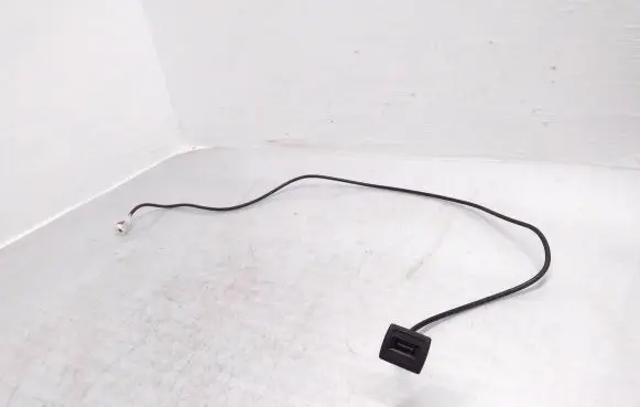 Mercedes-Benz B W246 W242 USB socket connector A2468201315