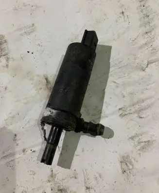 BMW 5 E39 Headlight washer pump 8377613