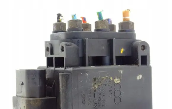 Audi A8 S8 D4 4H Air suspension valve block 4H0616013