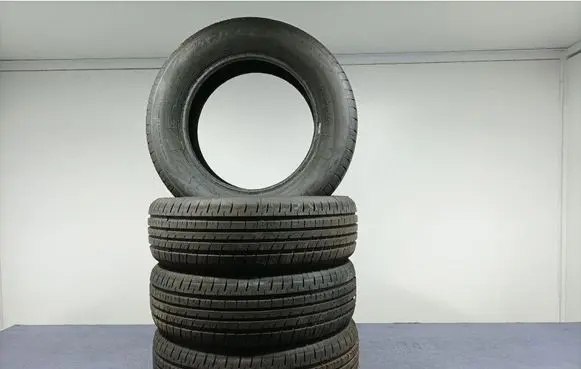 Renault Megane II R17 summer tire 