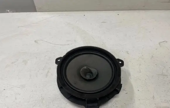 Subaru Forester SK Rear door speaker