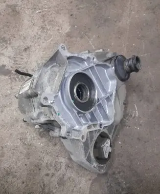 Gearbox transfer box case