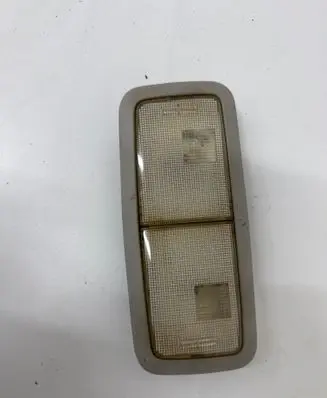 Toyota Avensis T270 Rear seat light