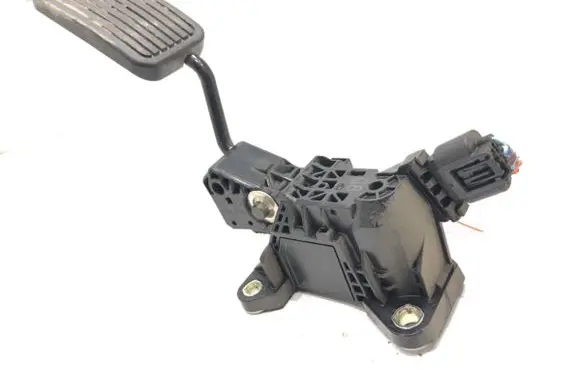 Honda CR-V Accelerator throttle pedal 270000-0390
